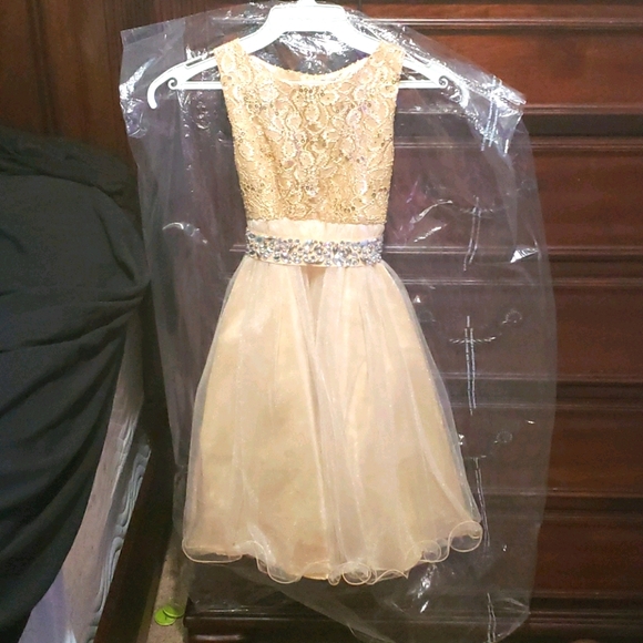 Gold little girls formal dress size 5-6 - Picture 1 of 5